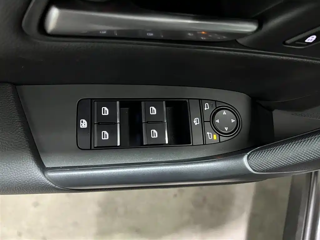 Mazda CX-50 2023 2.0L Leading Edition купить на сайте DeffCars