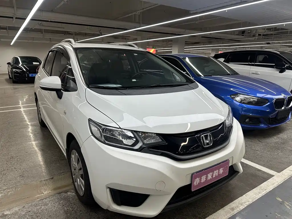 Fit 2016 1.5L LXS CVT Comfort Sunroof Edition купить на сайте DeffCars