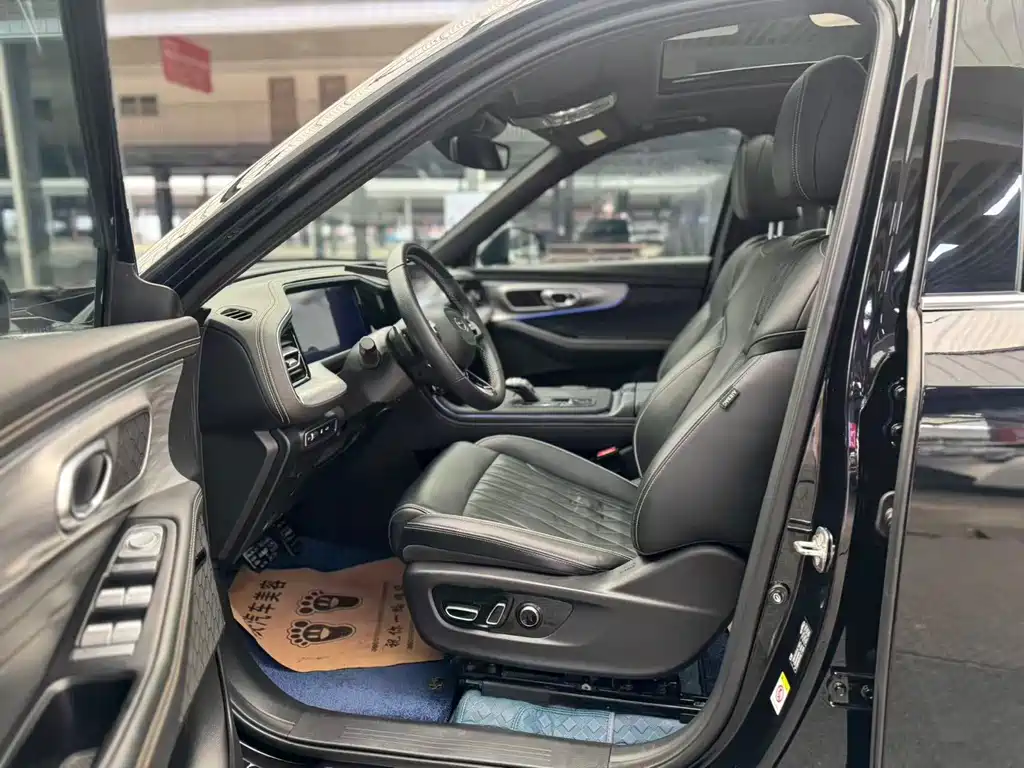 Trumpchi GS8 2022 Pilot Series 2.0TGDI 2WD Luxury Connected Edition (seven seats) купить на сайте DeffCars