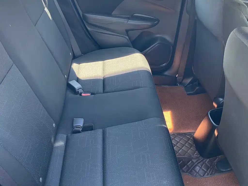 Fit 2018 1.5L CVT Comfort Skylight Edition купить на сайте DeffCars