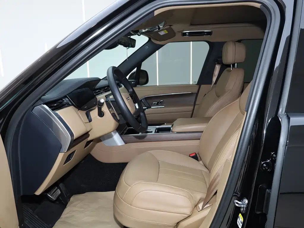 Range Rover 2024 3.0 L6 400PS Extended Edition, seven seats купить на сайте DeffCars