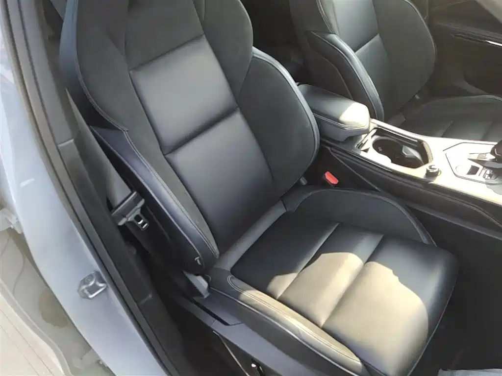 Lynk & Co 01 2023 1.5TD EM-F AM купить на сайте DeffCars