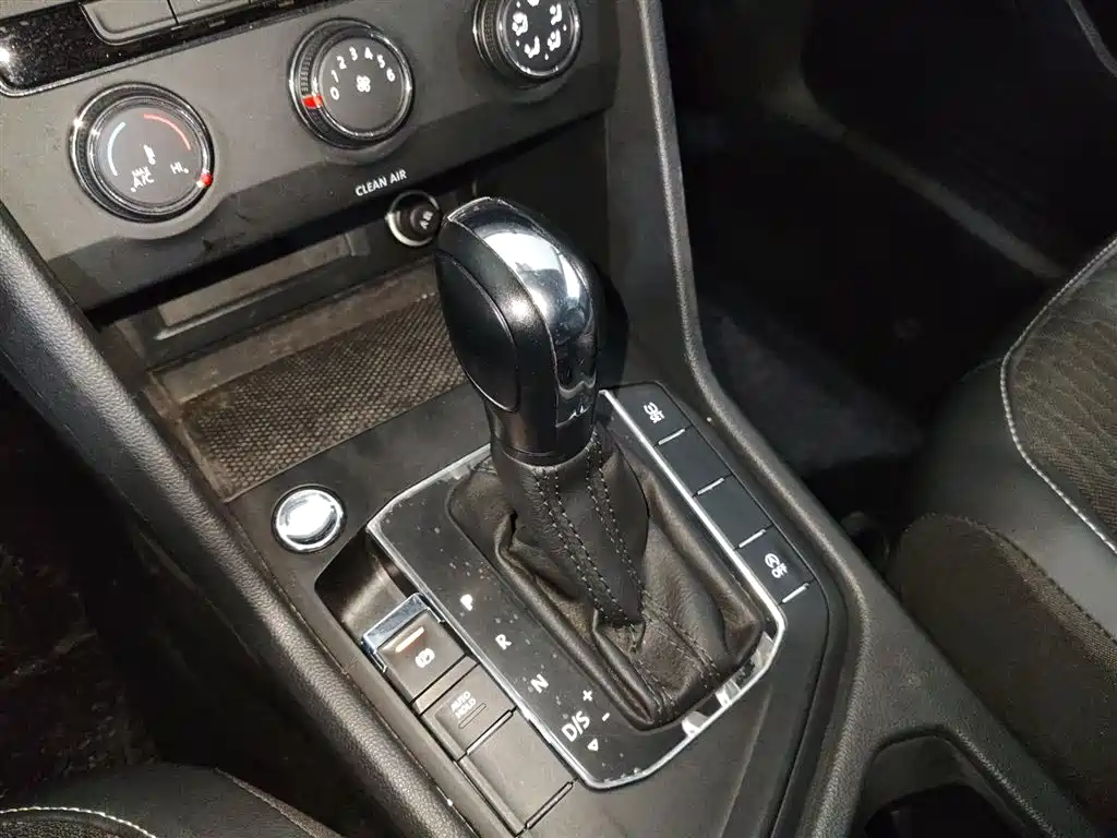 Tiguan L 2021 330TSI automatic two-wheel drive comfort version купить на сайте DeffCars