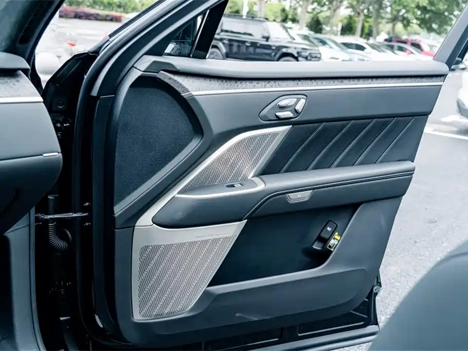 Ledo L90 2025 Ultra six-seater version купить на сайте DeffCars