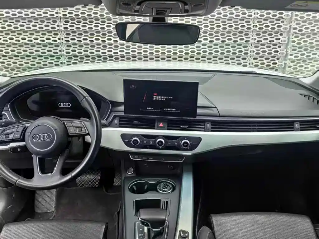 Audi A4L 2024 40 TFSI Fashionable and Dynamic купить на сайте DeffCars