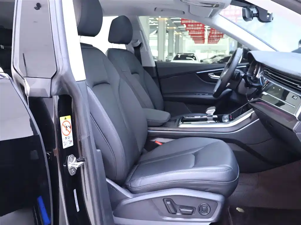 Audi Q8 2022 55 TFSI luxury and dynamic model купить на сайте DeffCars