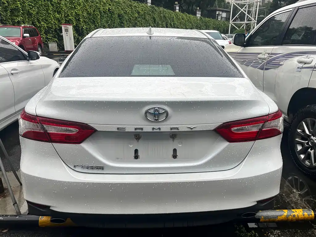 Camry 2022 2.0GVP Leading Edition купить на сайте DeffCars