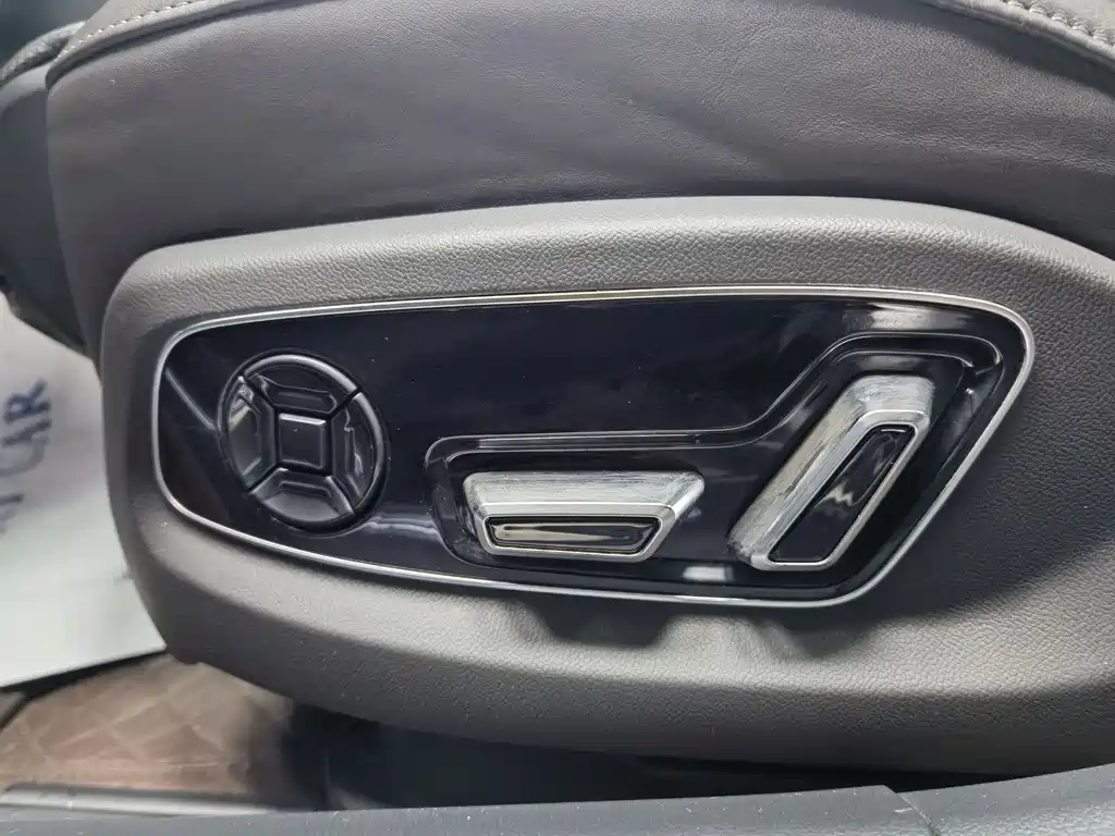 Audi A8 2023 A8L 50 TFSI quattro Premium Selection купить на сайте DeffCars