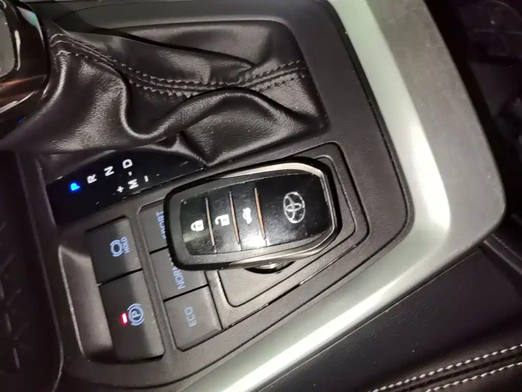 Wilanda 2022 2.0L CVT two-wheel drive leading version купить на сайте DeffCars