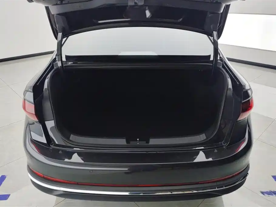 Sagitar 2026 model 30 million units selected 300TSI DSG transcendent version купить на сайте DeffCars
