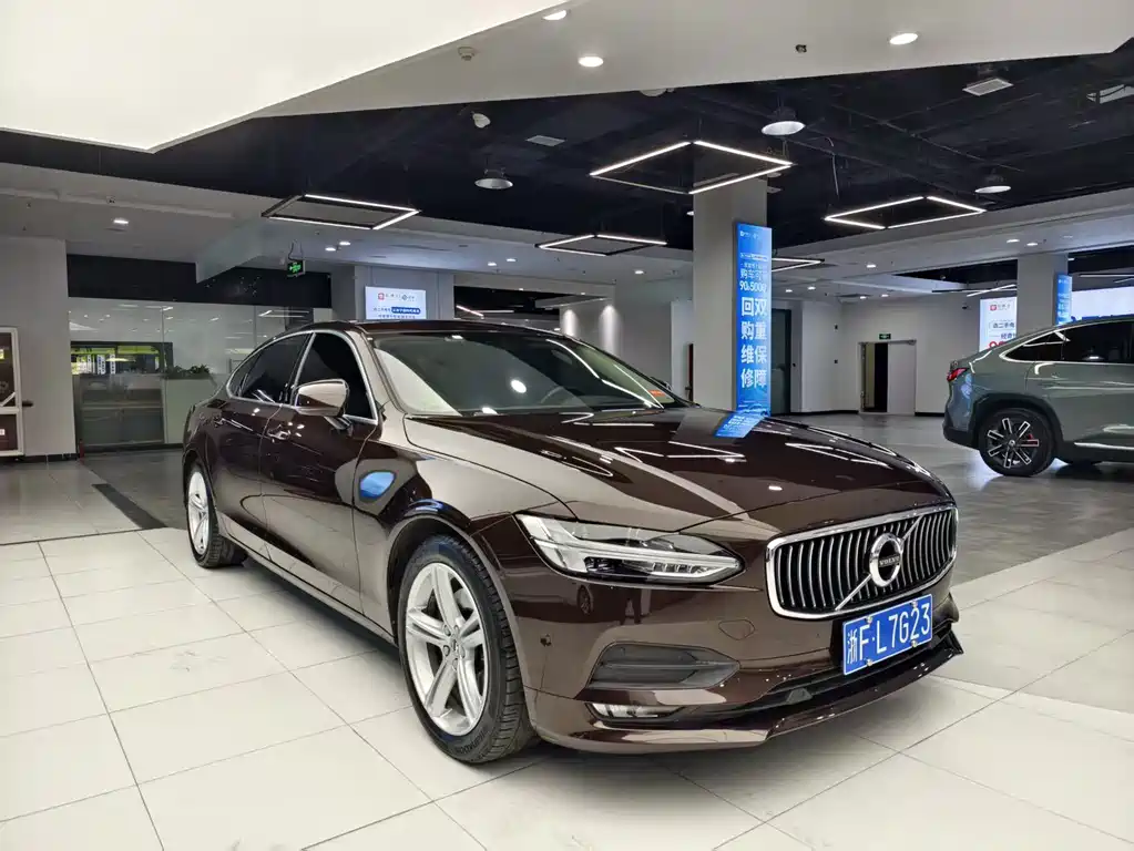 Volvo S90 2018 T4 Zhiyuan Edition купить на сайте DeffCars