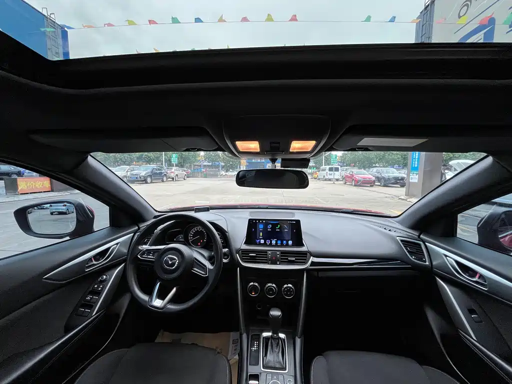 Mazda CX-4 2018 2.0L automatic two-wheel drive Blue Sky Vibrant Edition National V купить на сайте DeffCars