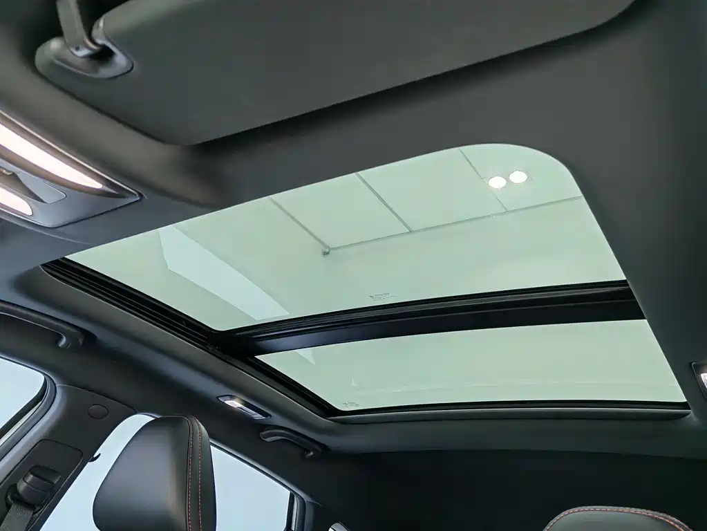Changan UNI-V 2023 1.5T premium model купить на сайте DeffCars