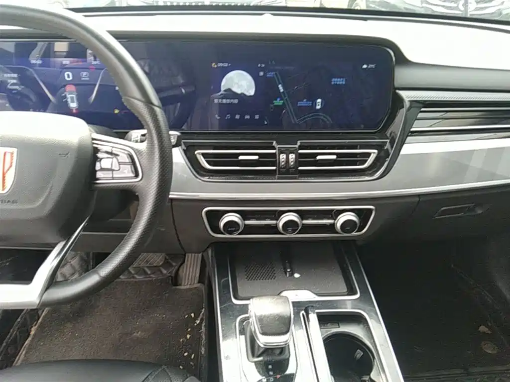 Hongqi HS5 2023 2.0T Qixiang Pro version купить на сайте DeffCars