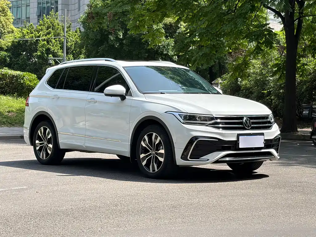 Tiguan L 2024 Outstanding Model 330TSI Automatic Two-wheel Drive R-Line Longyao Edition купить на сайте DeffCars