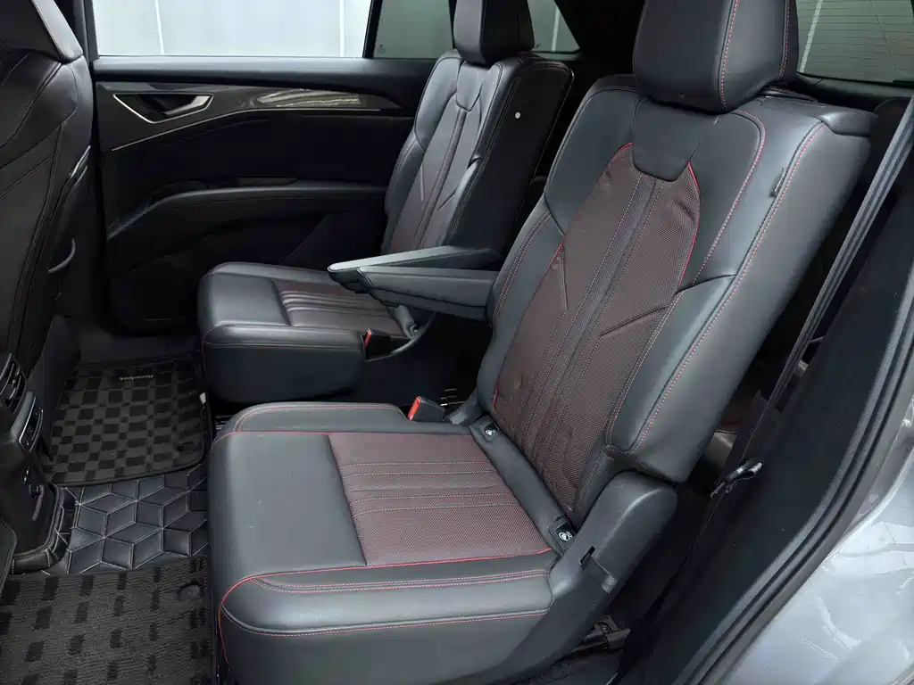 Audi Q5 e-tron 2022 model 40 e-tron star type mecha suit daily version купить на сайте DeffCars