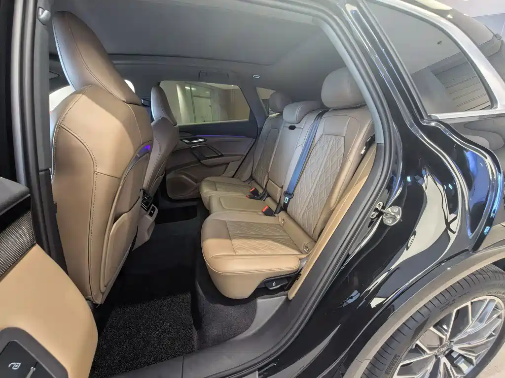 Audi Q5L 2026 2.0T Exclusive Edition for Ten Million Users купить на сайте DeffCars