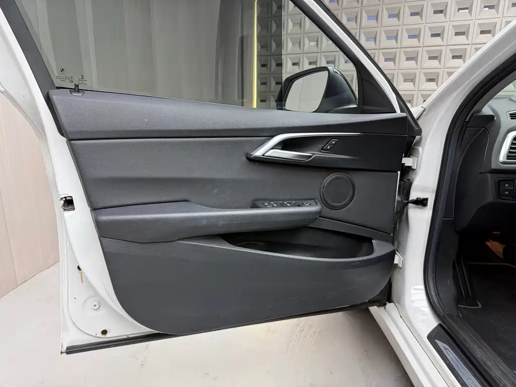 BMW 1 Series 2017 118i Sports купить на сайте DeffCars