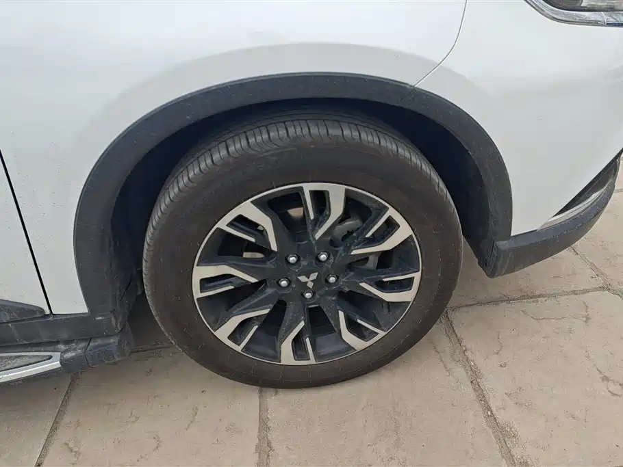 Outlander 2019 2.0L 2WD Enjoy Edition, 5 seats, National VI купить на сайте DeffCars