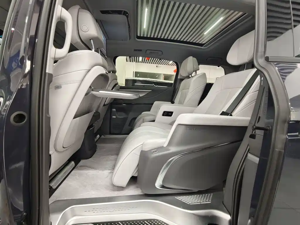 Buick GL8 2025 Lu Zun Exclusive Edition купить на сайте DeffCars