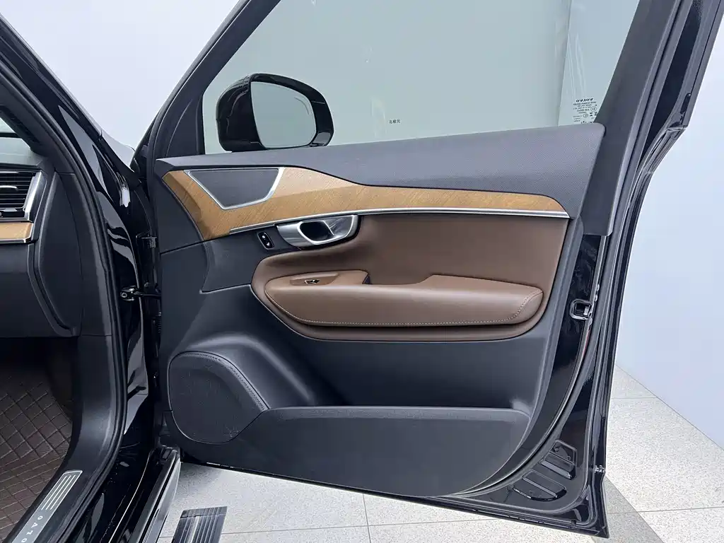 Volvo XC90 2024 B6 Zhiyi Luxury Edition 7 seats купить на сайте DeffCars