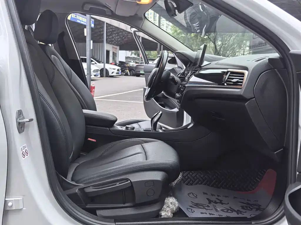 BMW 1 Series 2021 facelift 120i M sports version купить на сайте DeffCars