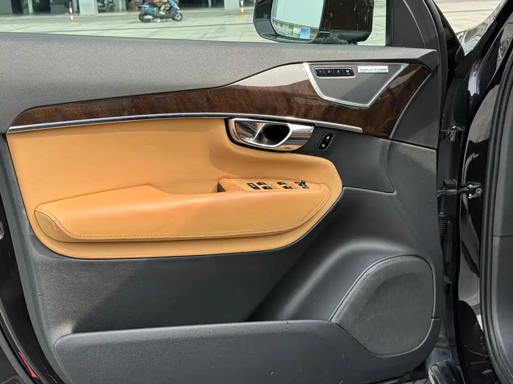 Volvo XC90 2015 T6 Zhiya Edition 7 seats купить на сайте DeffCars