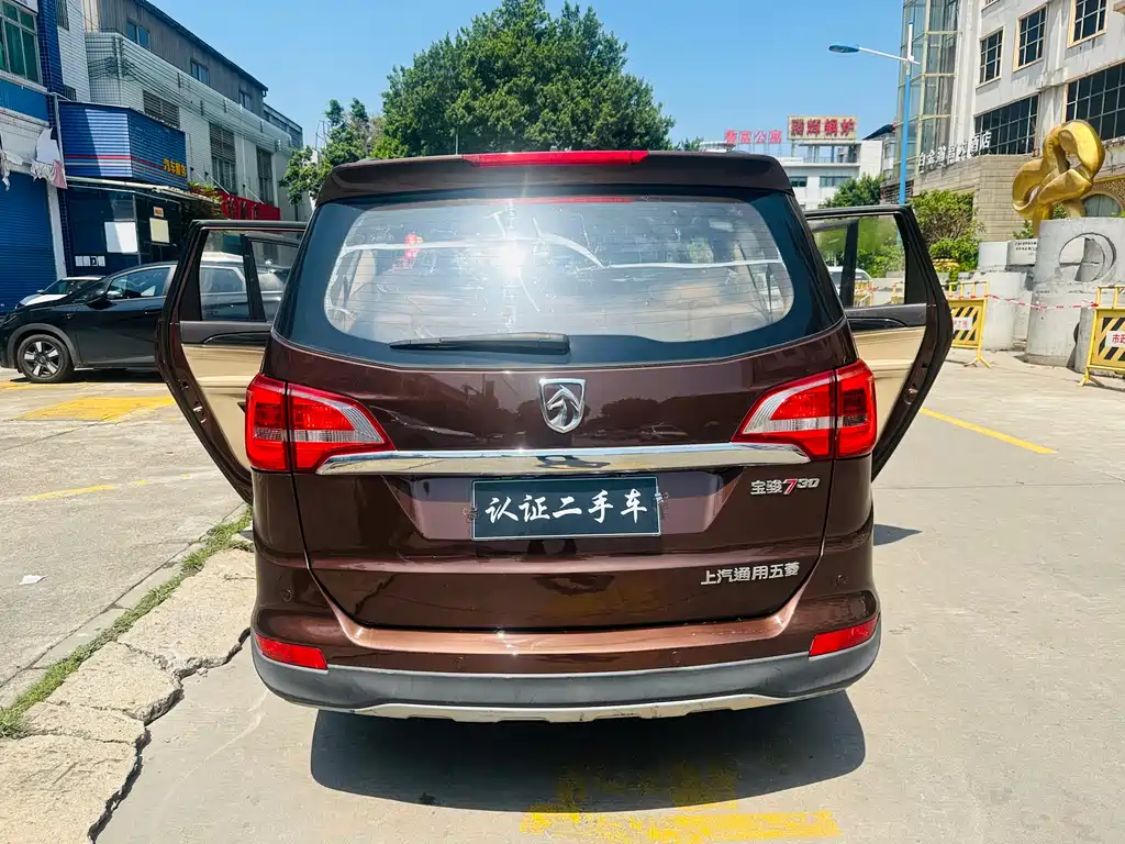 Baojun 730 2016 1.5L manual comfort type 7 seats National V купить на сайте DeffCars