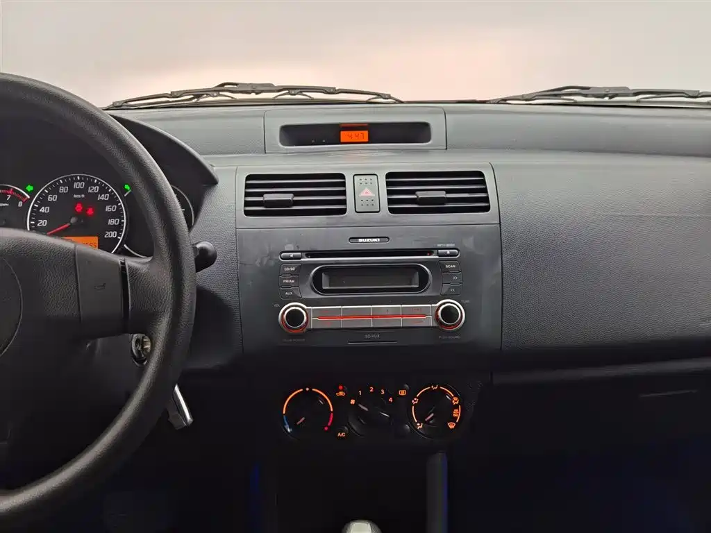 Swift 2013 1.5L automatic 20th anniversary limited edition купить на сайте DeffCars