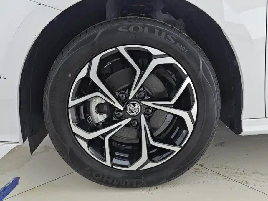 MG5 2023 180DVVT CVT Deluxe Edition купить на сайте DeffCars