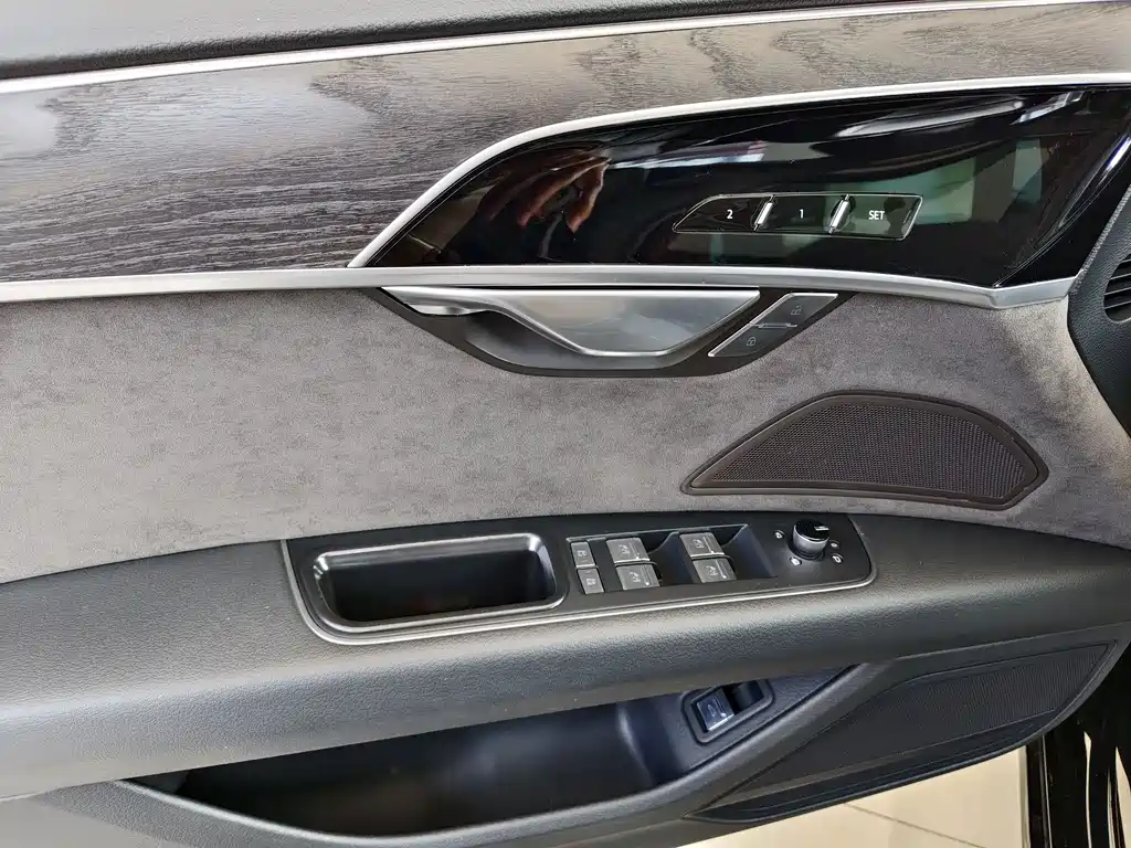 Audi A8 2019 facelift Plus A8L 50 TFSI quattro comfort type купить на сайте DeffCars