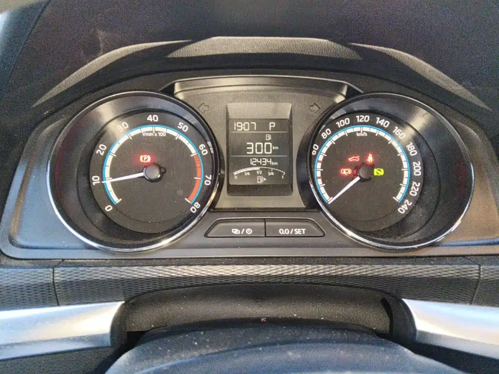 Komic 2023 facelift 1.5L automatic comfort version купить на сайте DeffCars