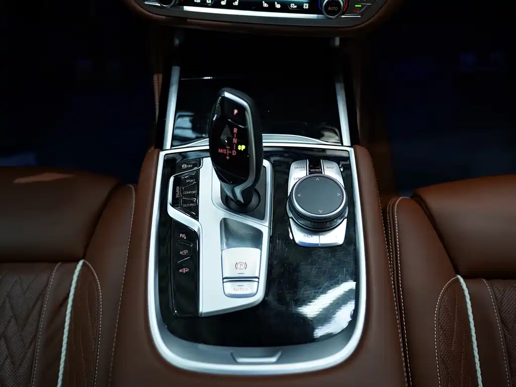 BMW 7 Series 2022 740Li xDrive Executive M Sports Package купить на сайте DeffCars