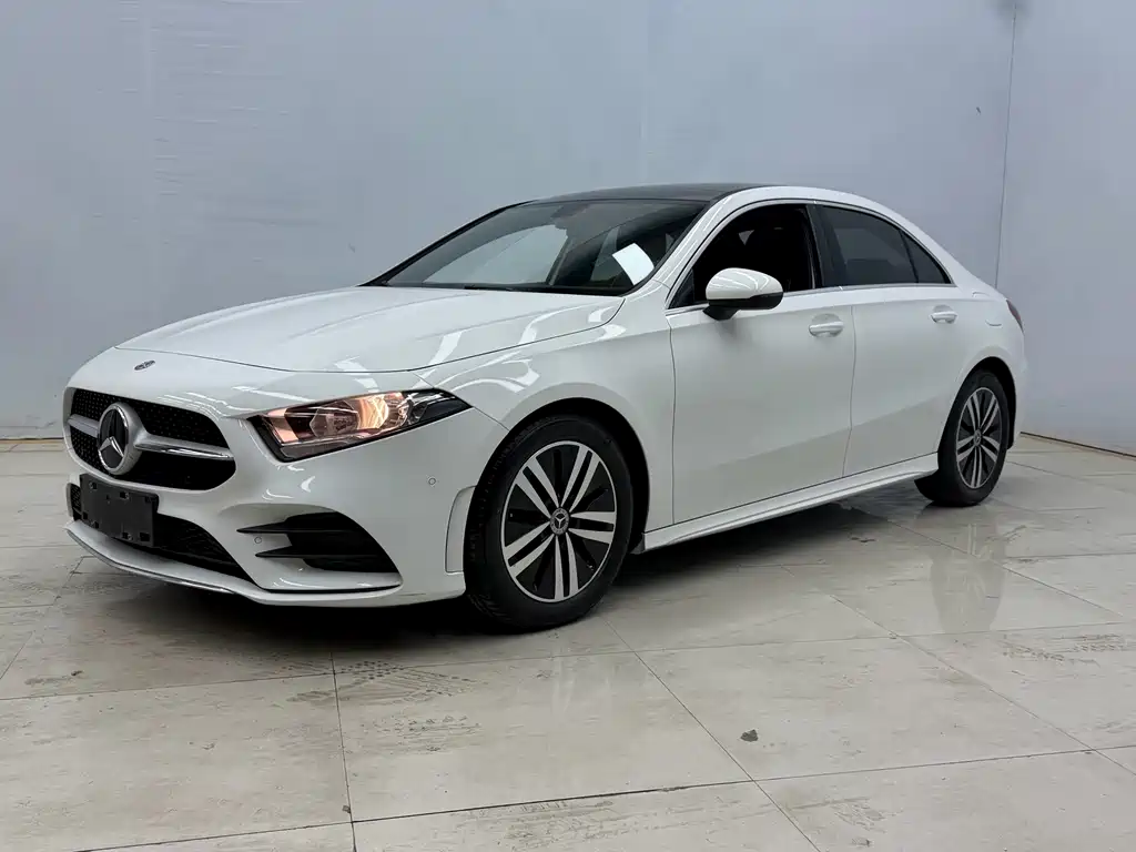 Mercedes-Benz A-Class 2019 A 180 L Sports Sedan купить на сайте DeffCars