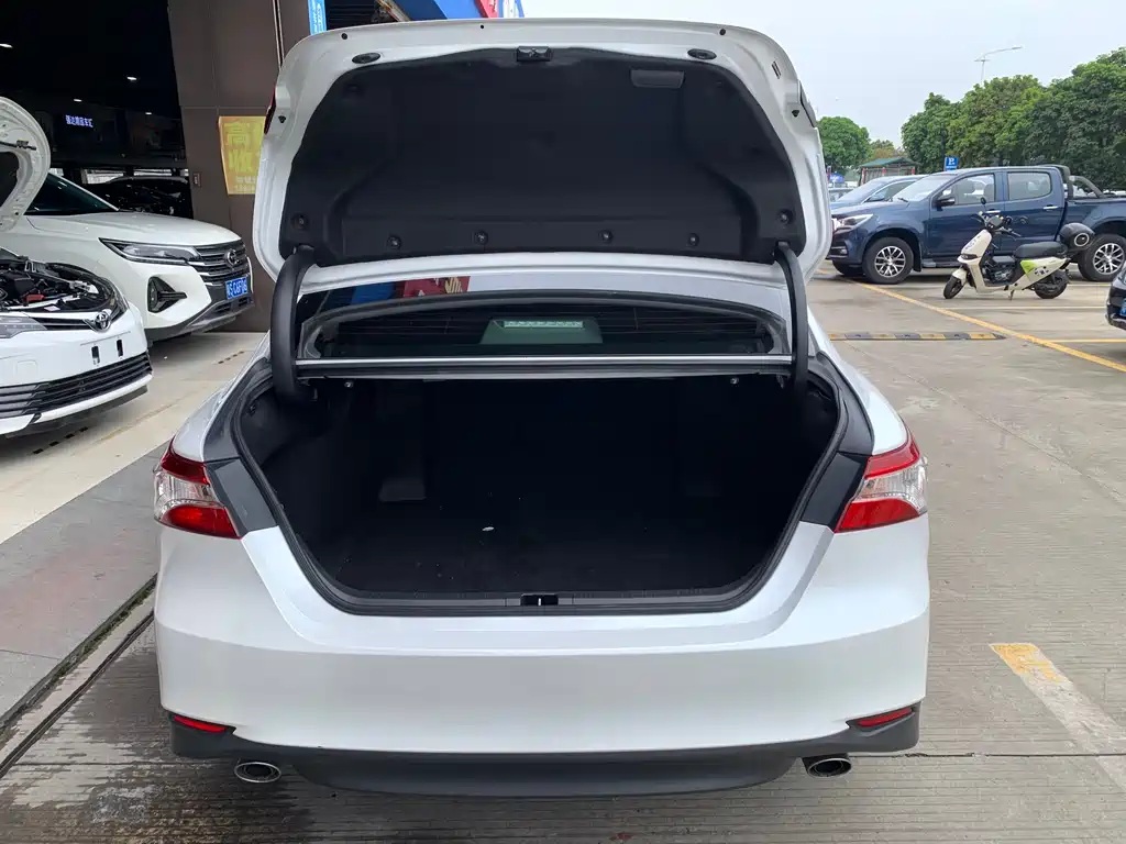 Camry 2022 2.0GVP Leading Edition купить на сайте DeffCars