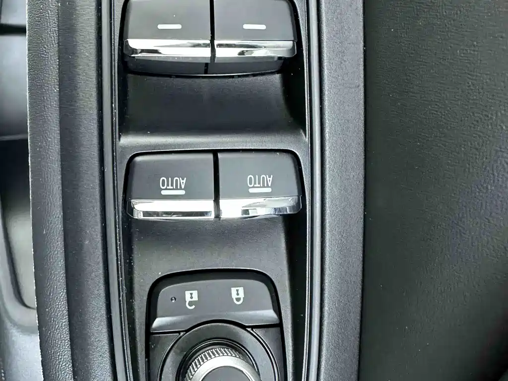 Forester 2022 2.0i AWD Deluxe Edition EyeSight купить на сайте DeffCars