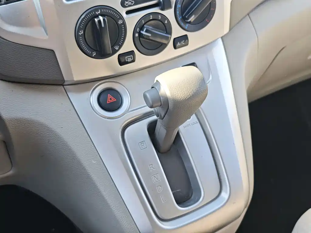 Nissan NV200 2018 1.6L CVT Exclusive Type купить на сайте DeffCars