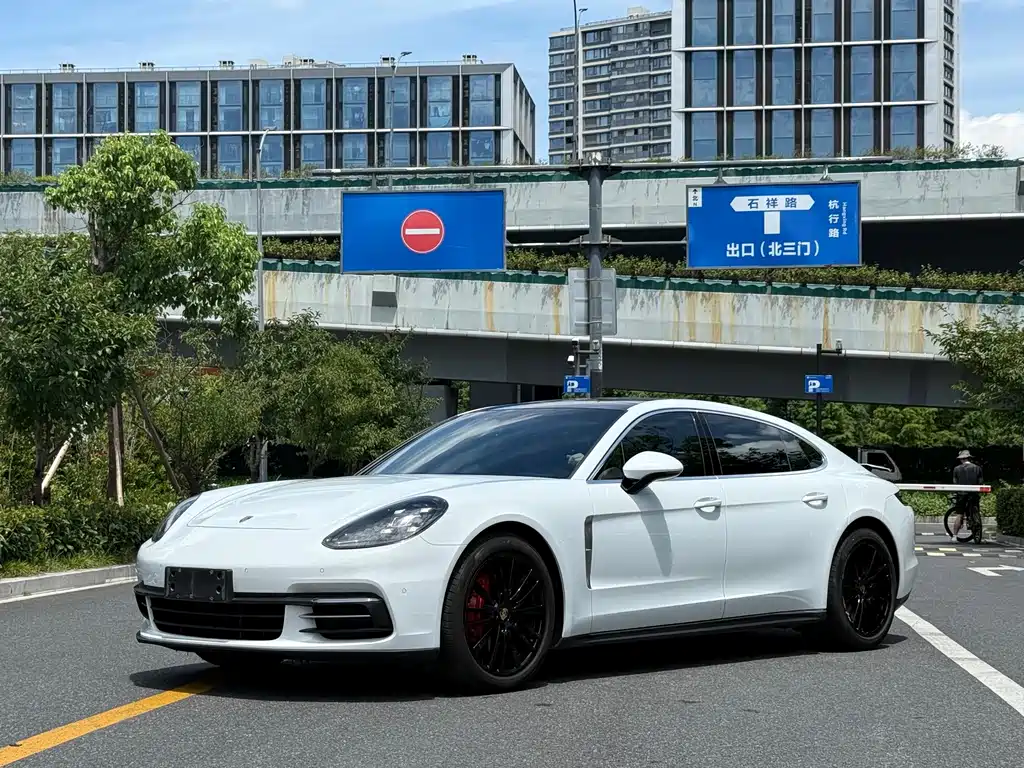 Panamera 2017 Panamera 4 Executive Extended Edition 3.0T купить на сайте DeffCars