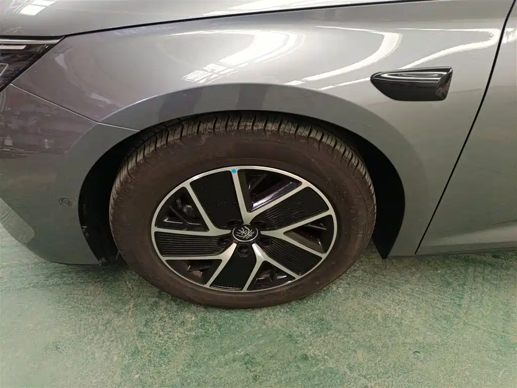 Qin L 2025 DM-i Smart Driving Edition 80KM Transcendent Type купить на сайте DeffCars