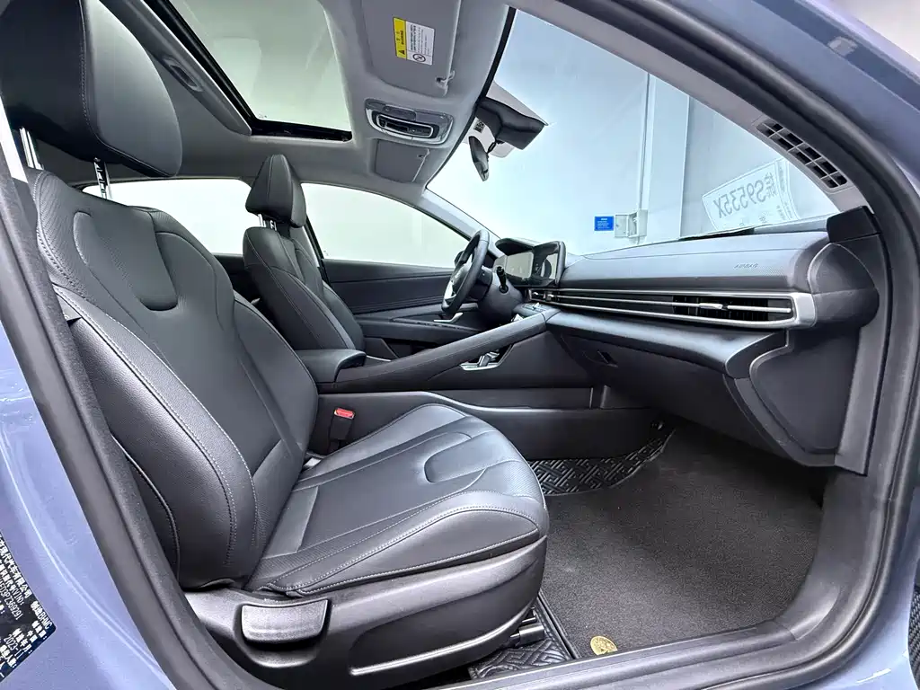 Elantra 2023 1.5L CVT LUX Premium Edition купить на сайте DeffCars