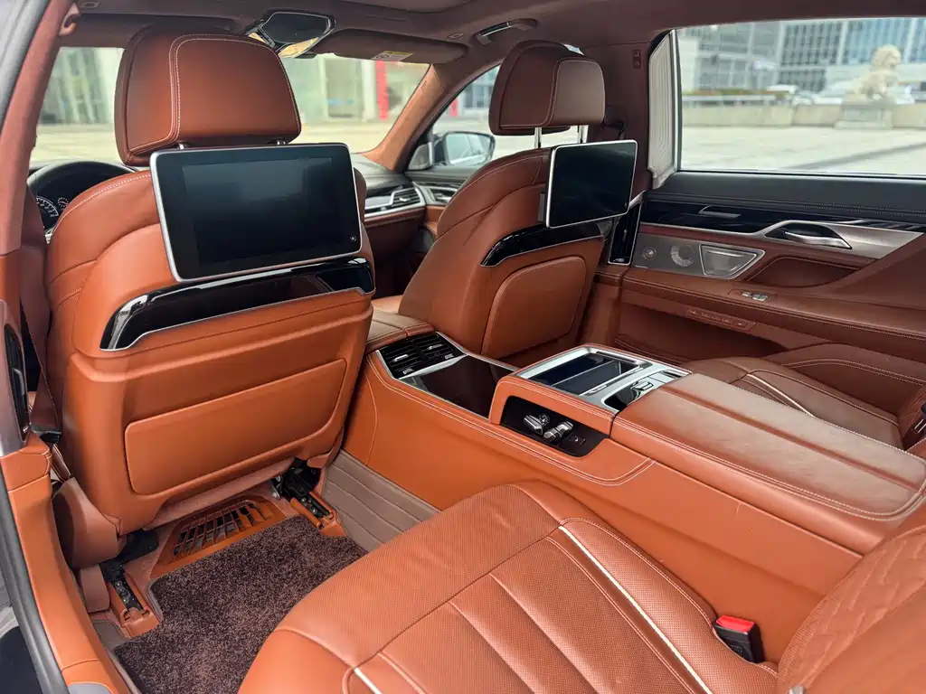BMW 7 Series 2018 740Li xDrive Exclusive Excellence Package купить на сайте DeffCars