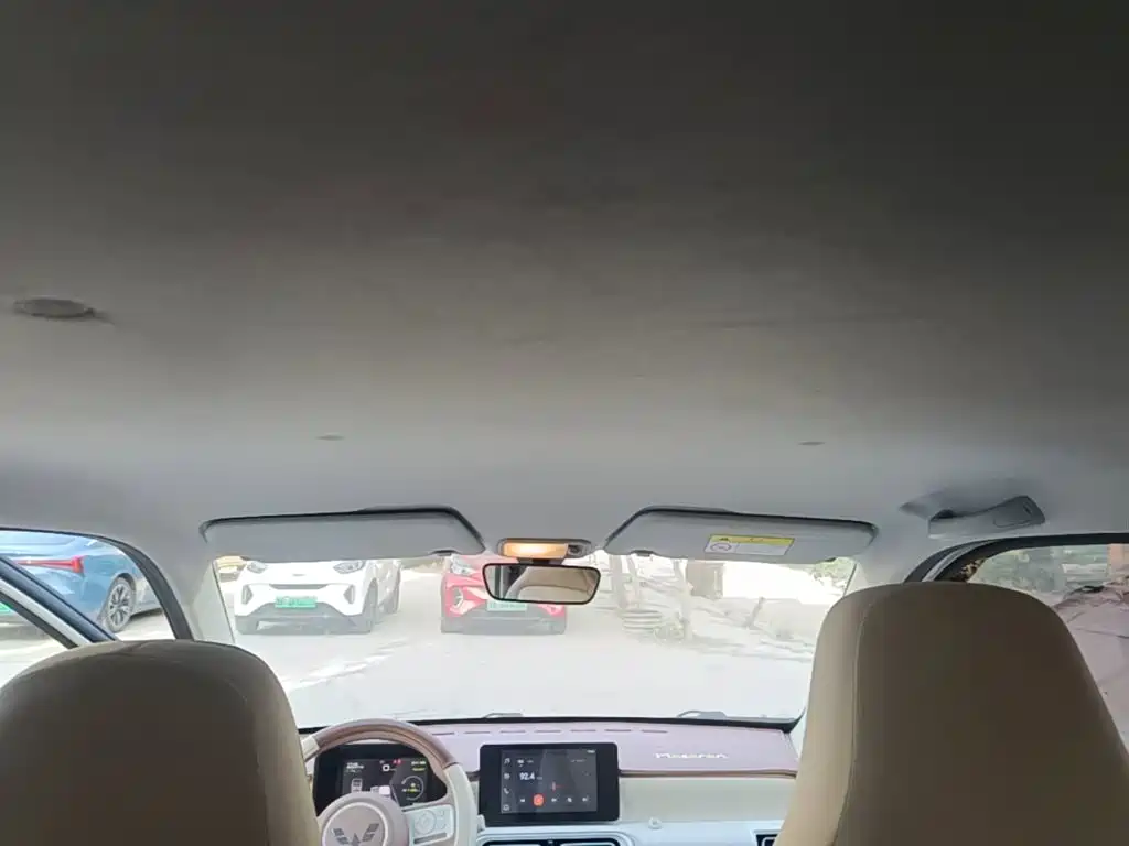 Hongguang MINIEV 2024 third generation 215km advanced version купить на сайте DeffCars