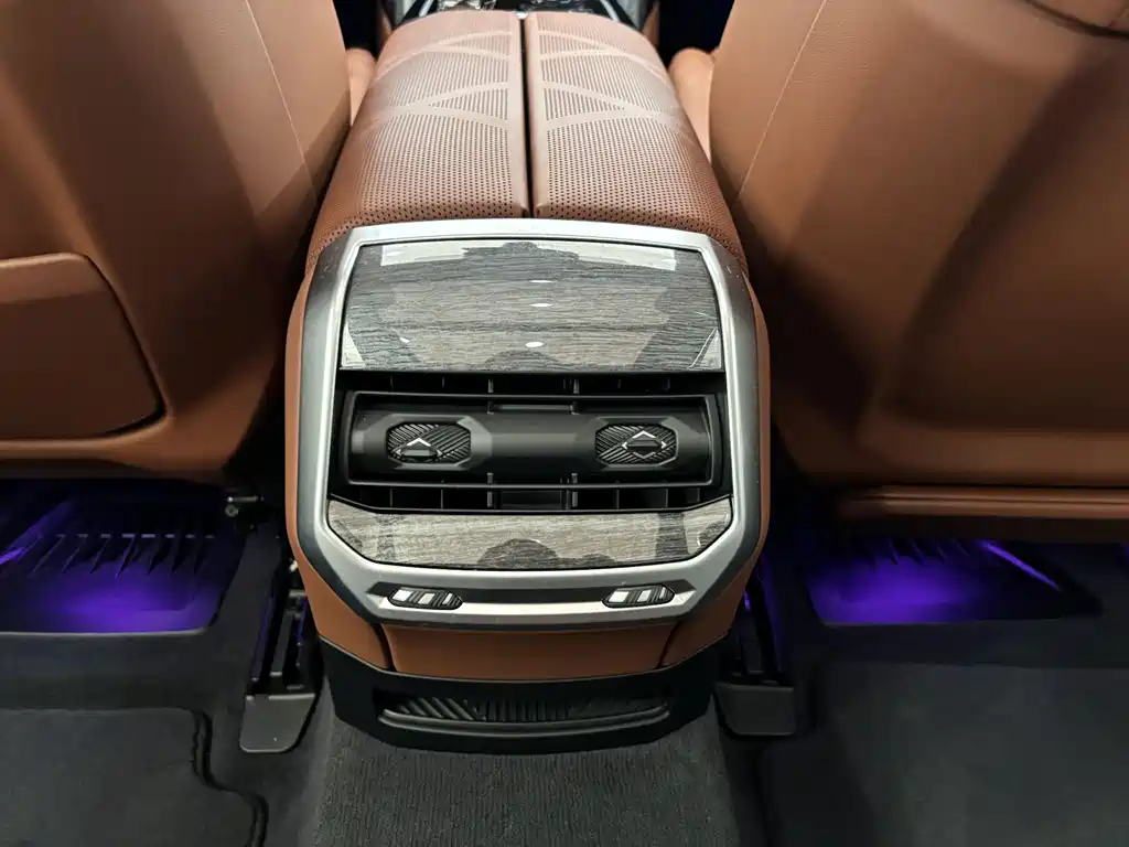 BMW 7 Series 2023 740Li Exclusive M Sports Package купить на сайте DeffCars