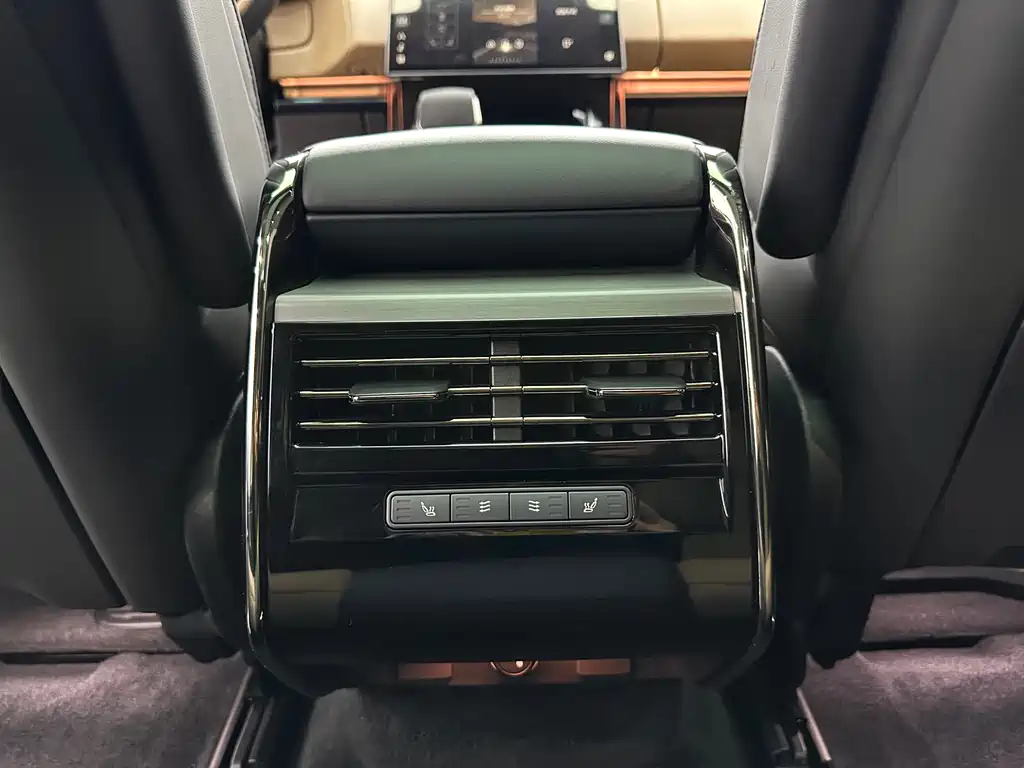 Range Rover Sport 2024 400PS Dynamic SE купить на сайте DeffCars