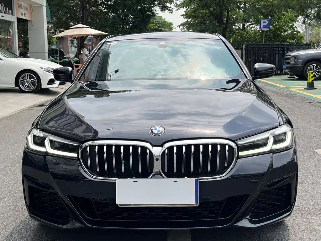 BMW 5 Series 2022 Facelift 2 530Li Exclusive M Sports Package купить на сайте DeffCars