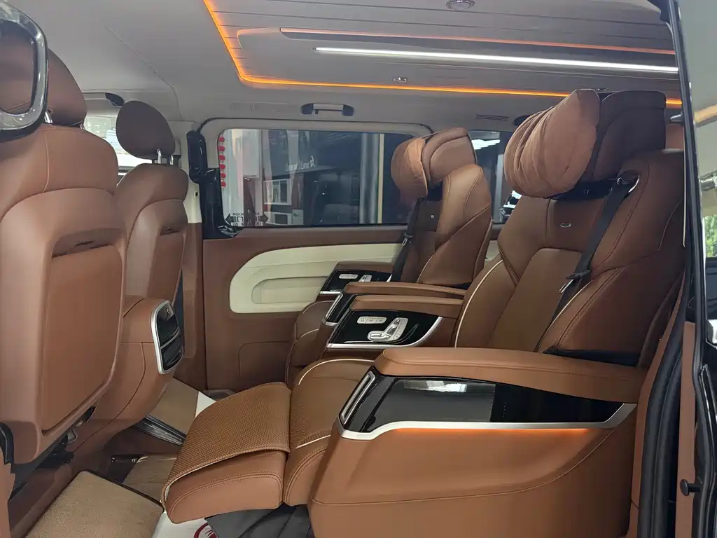 Vito 2023 2.0T Business Edition 7 seats купить на сайте DeffCars