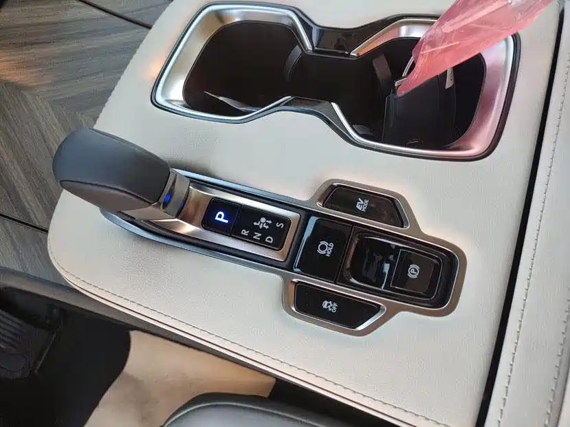 Lexus LM 2025 350h seven-seat elegant version купить на сайте DeffCars