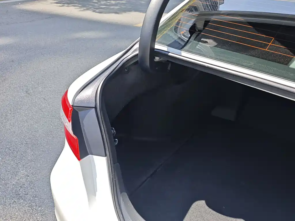 Camry 2021 2.5G Deluxe Edition купить на сайте DeffCars