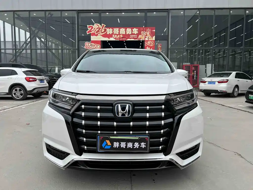 Alison 2022 2.0L e:HEV Deluxe Edition купить на сайте DeffCars