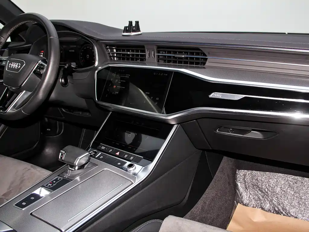 Audi A6L 2021 40 TFSI luxury and dynamic model купить на сайте DeffCars